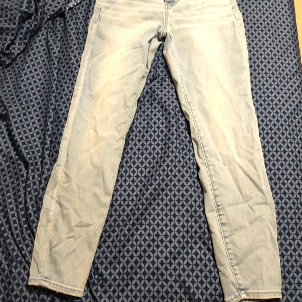 light denim skinny jeans